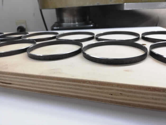 トムソン型（ビク型）